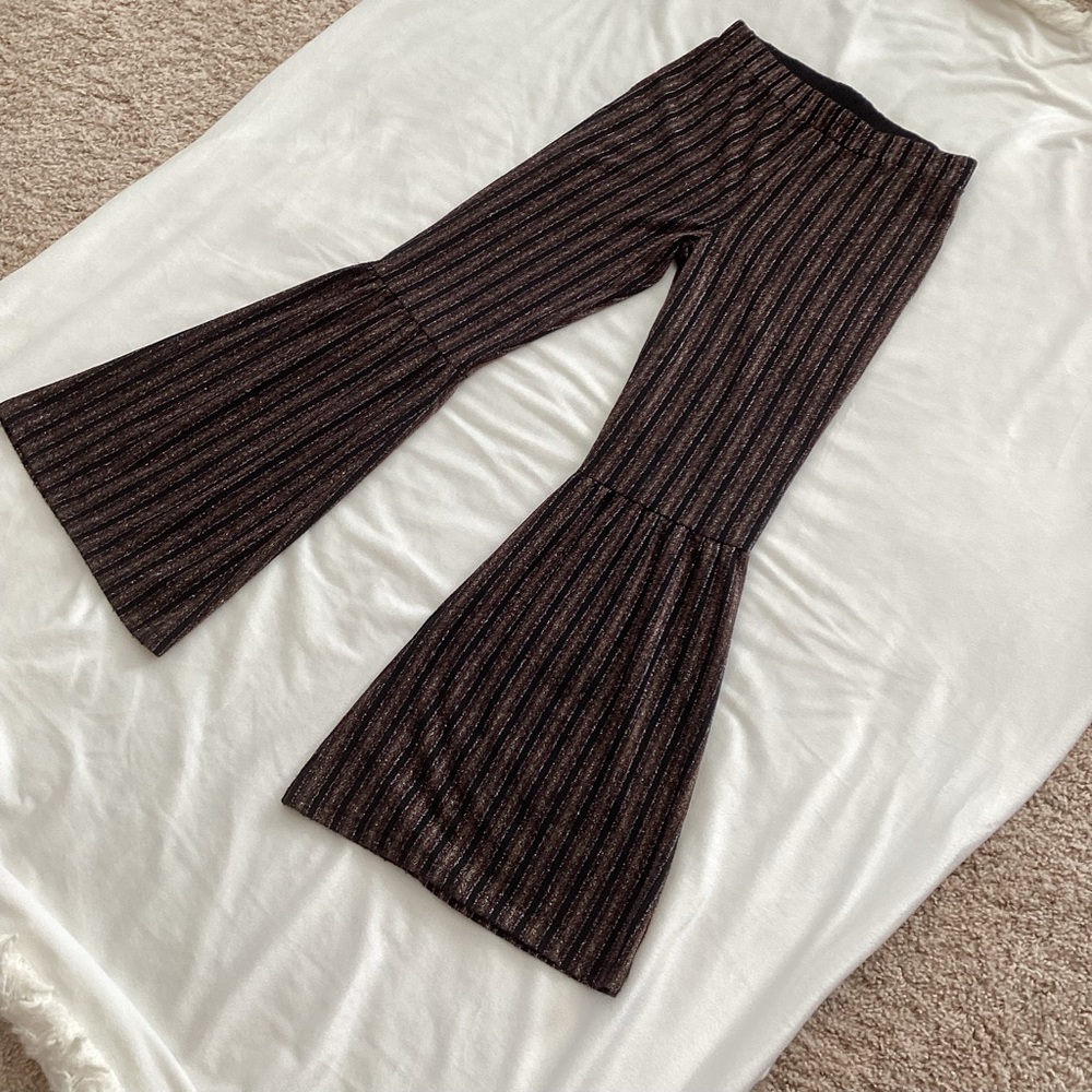 Target “Art Class” Girls Flared Sparkly Pants. Size XL(24/16)🌹